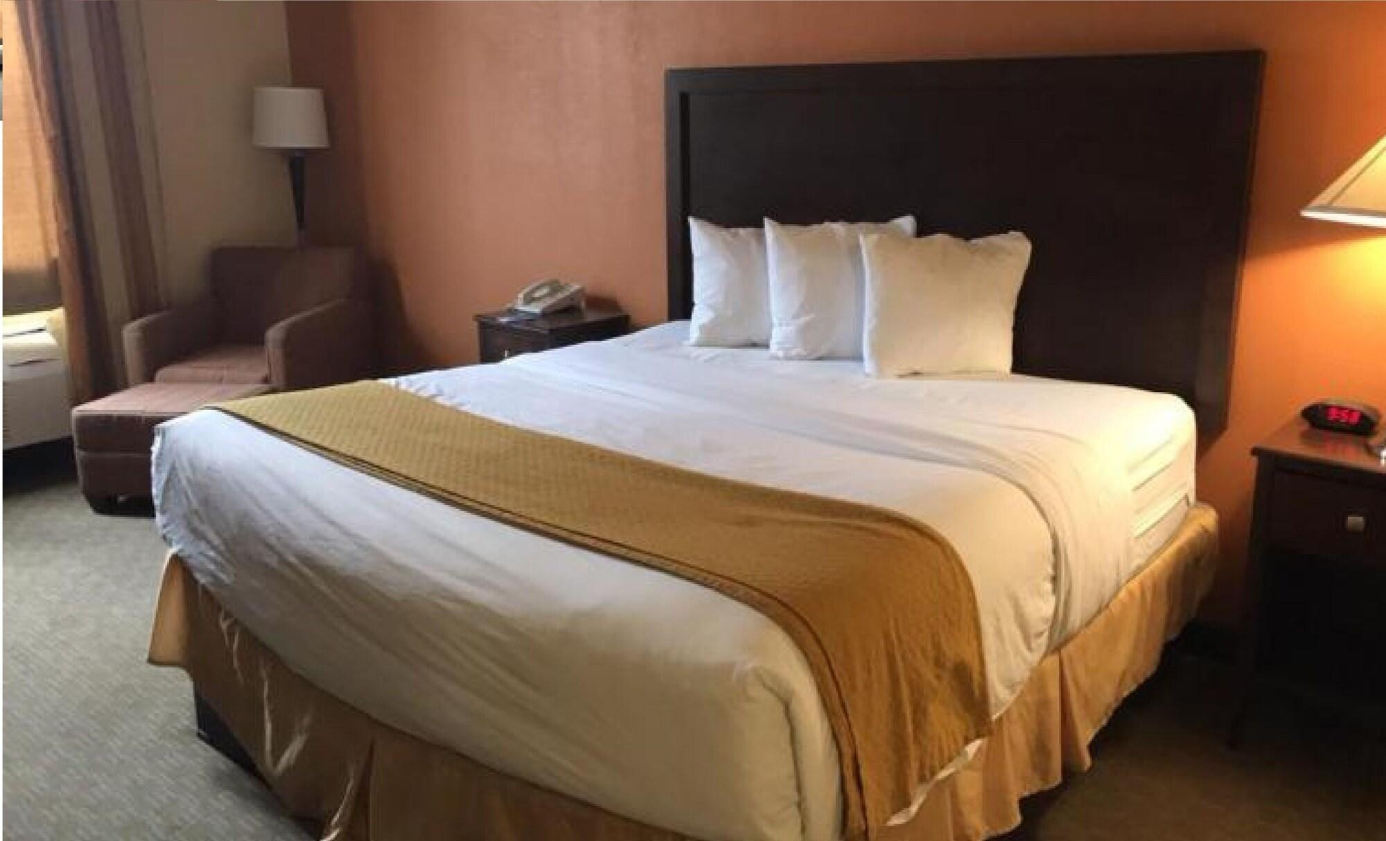 Quality Inn & Suites موسكوجي المظهر الخارجي الصورة