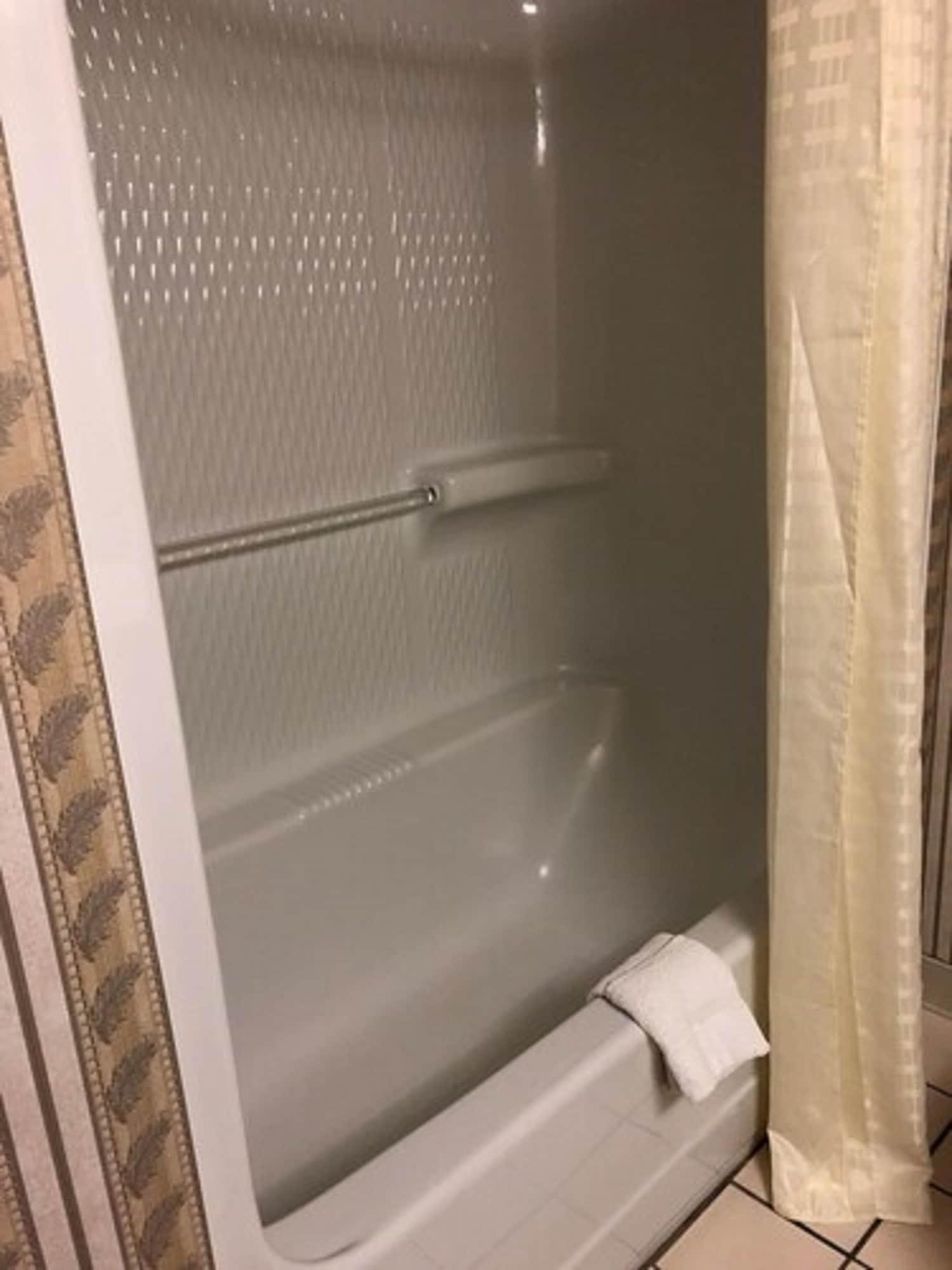 Quality Inn & Suites موسكوجي المظهر الخارجي الصورة