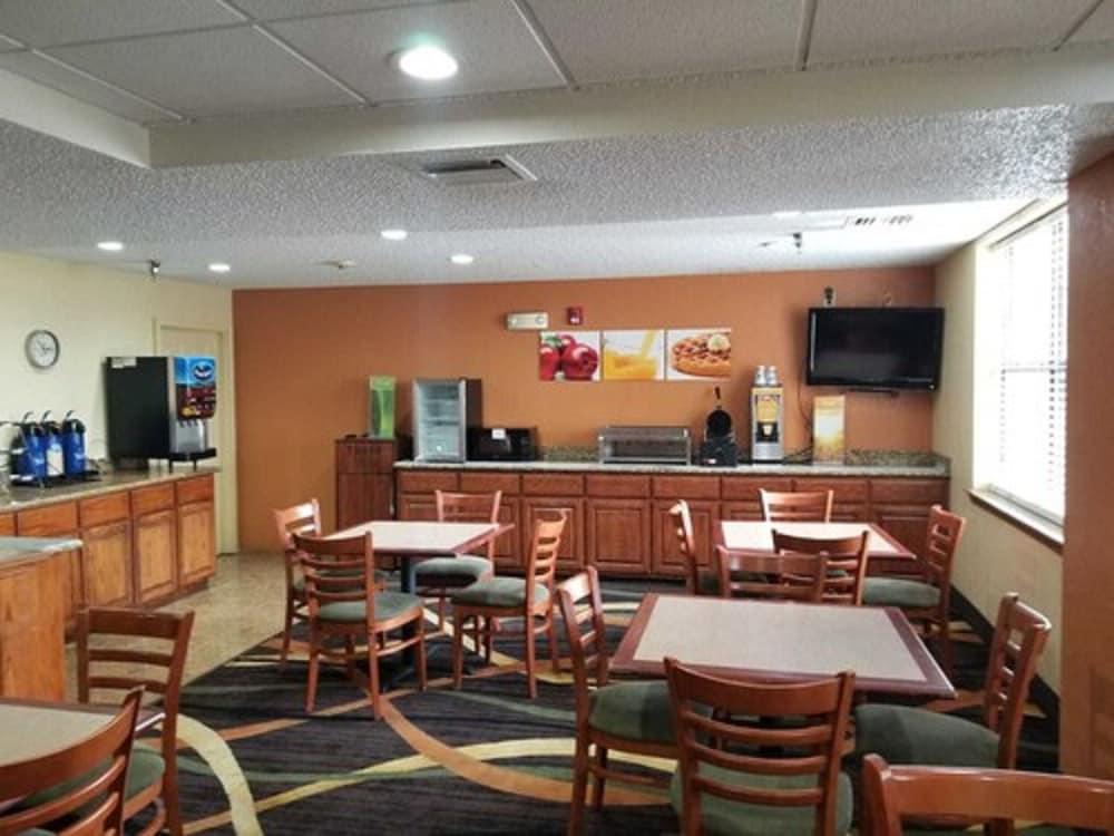 Quality Inn & Suites موسكوجي المظهر الخارجي الصورة